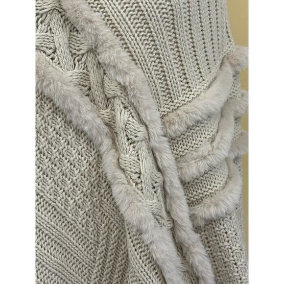 La Moda cable knit poncho, faux fur trim, one size, layering, bohemian, artsy - Picture 4 of 5